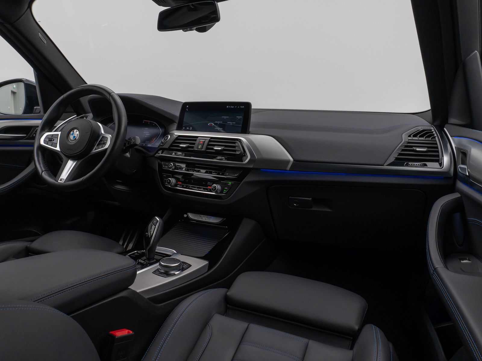 Fahrzeugabbildung BMW X3 xD30d M Sport HUD Kamera DAB Alarm AHK 19Zoll