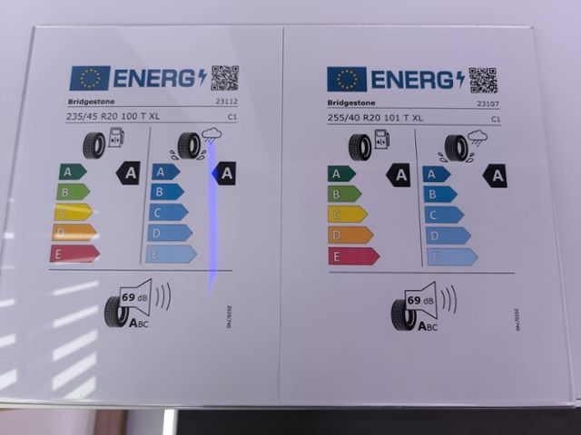 Fahrzeugabbildung Volkswagen ID.7 Tourer Pro S 210 kW (286 PS) 86 kWh 1-Gang-