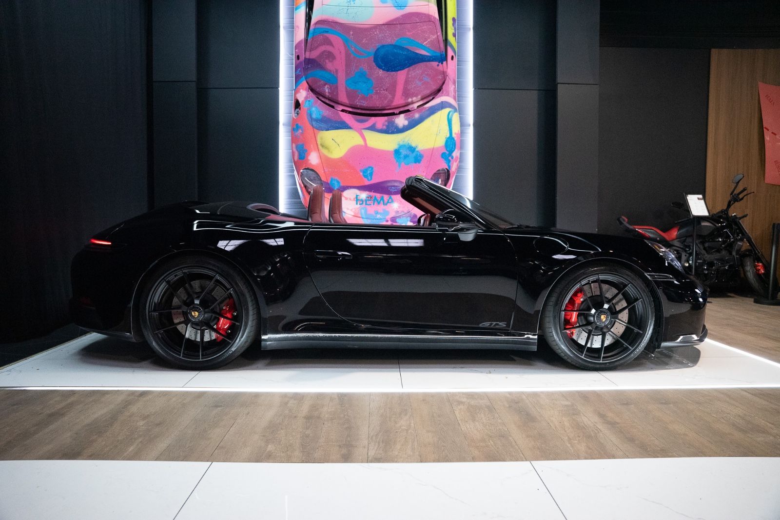 Porsche 911 Carrera 4 GTS T-Hybrid Cabriolet imagem 3