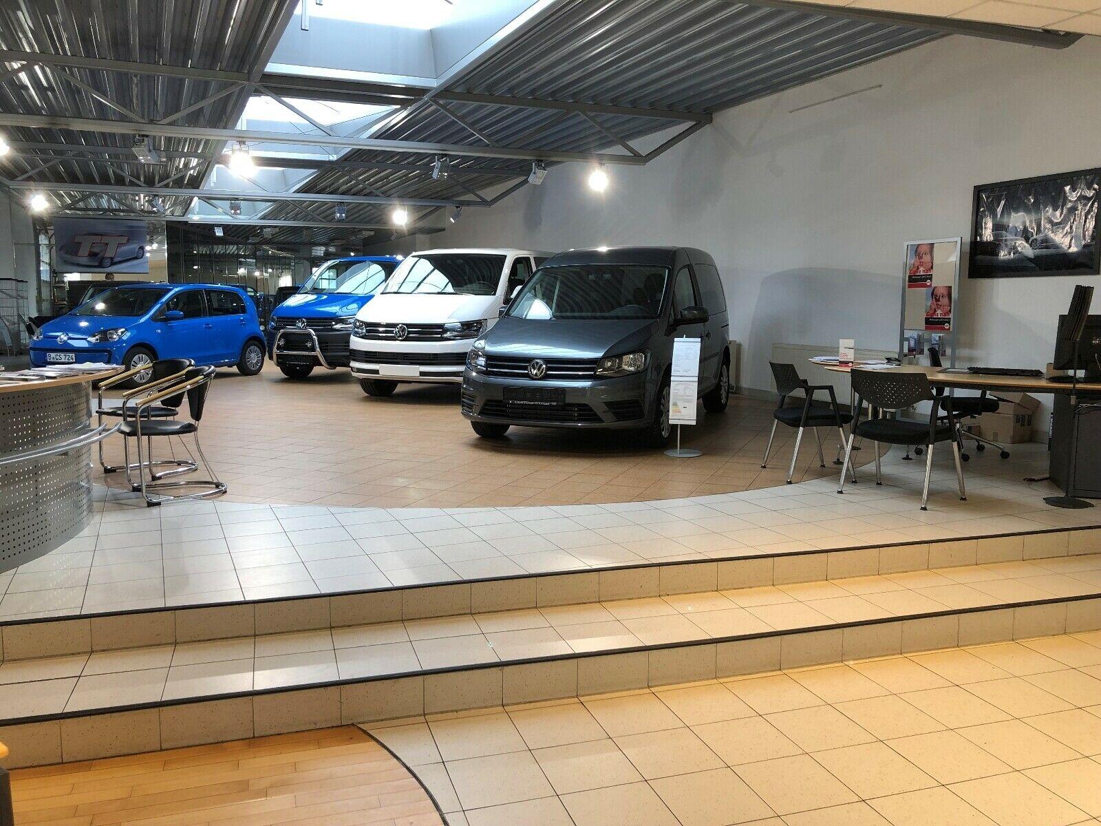 showroom-image-top