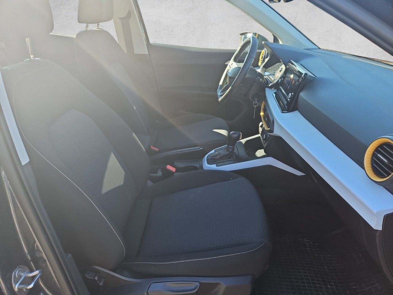 Fahrzeugabbildung SEAT Arona Style DSG LED/SHZ/PDC/KLIMAAUTOMATIK