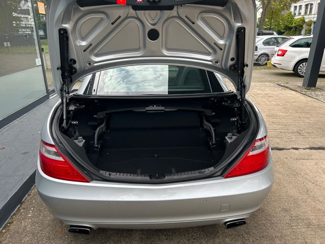 Fahrzeugabbildung Mercedes-Benz SLK 200 Autom.+Leder+Navi+SHZ+Aircraft+Panorama