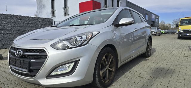 Hyundai i30 cw blue Trend