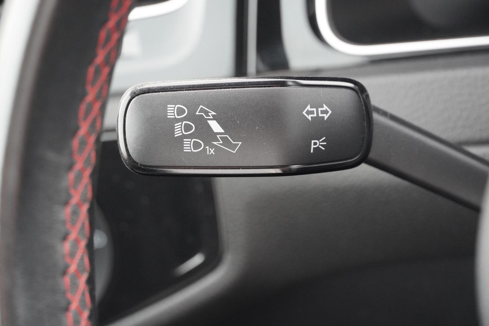 Volkswagen Golf VII 2.0 GTI Performance DSG LED Navi ACC