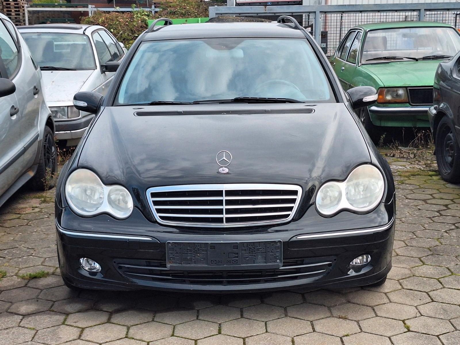 Mercedes-Benz C180 2006 — interior