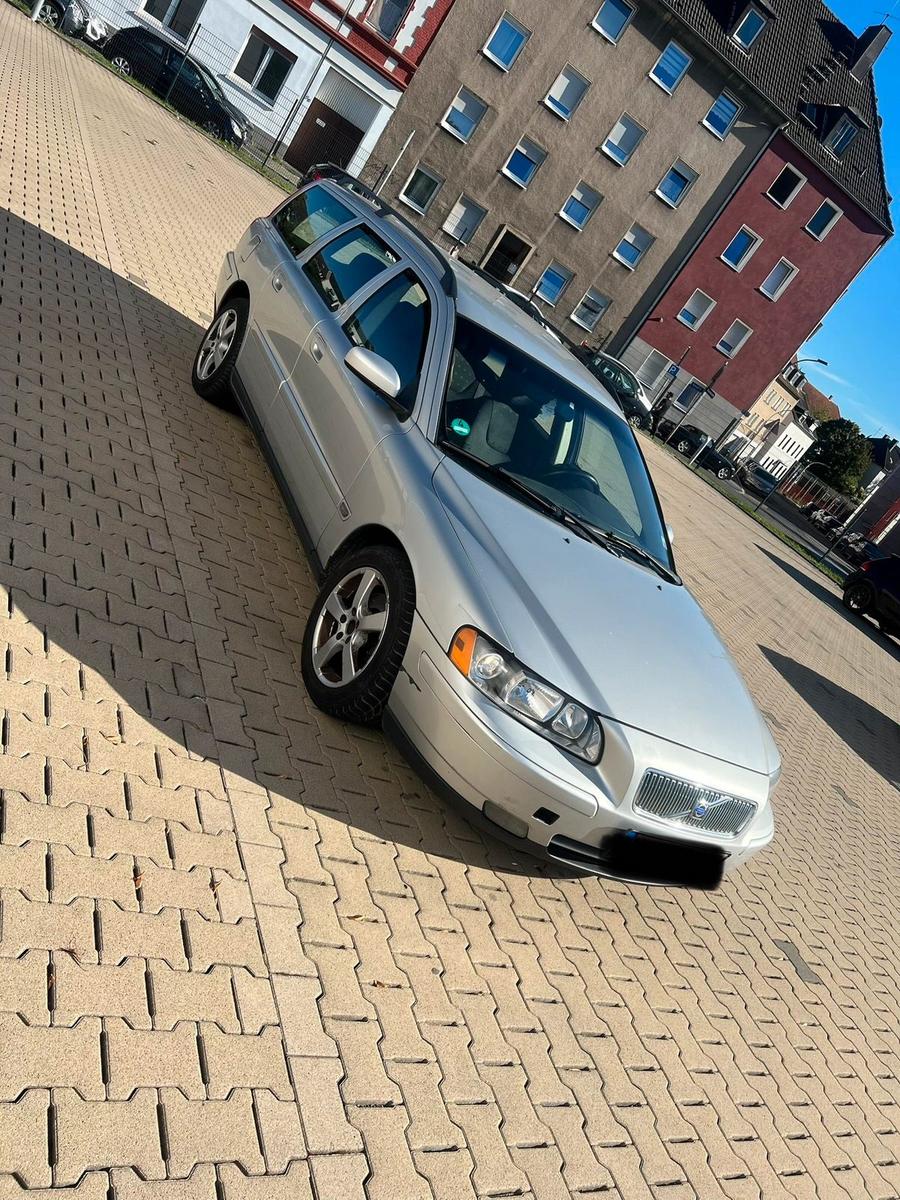Volvo V70 2006 — rear view