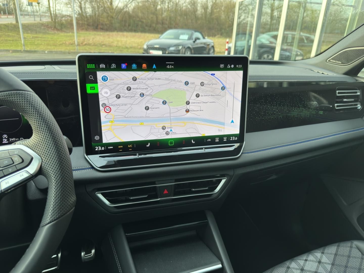 Fahrzeugabbildung Volkswagen Tiguan R-Line R-Line,AHK,Pano-Dach,Soundsystem,M