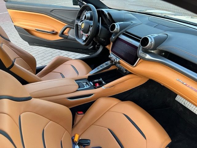 Fahrzeugabbildung Ferrari GTC4Lusso*Pass-Display*LIFT*PPF