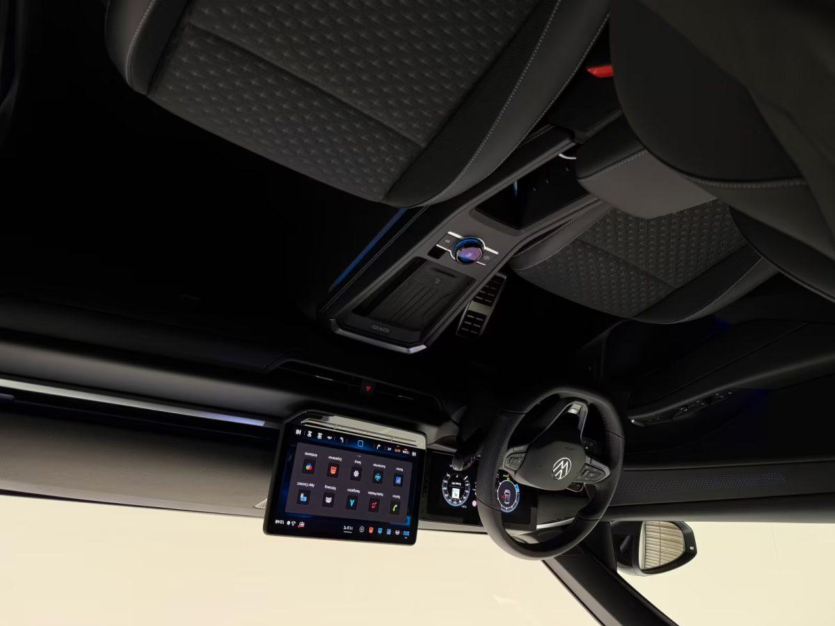 Volkswagen T-Roc 1.5 eTSI DSG R-Line +BLACK-STYLE+CAM+ACC+, миниатюра 27