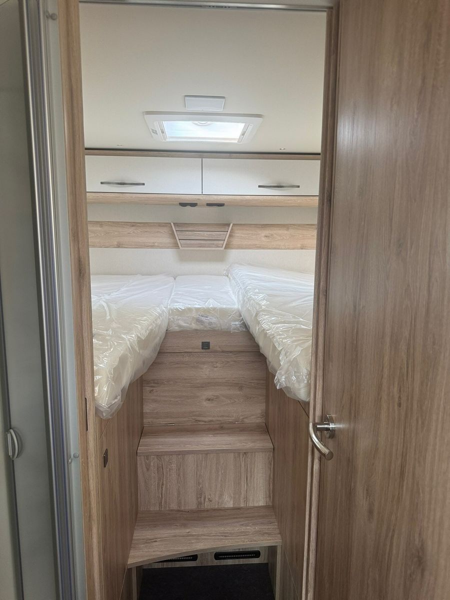 Fahrzeugabbildung Eura Mobil Integra Line IL 720 EF SAT, SOLAR, LUFTFEDERUNG