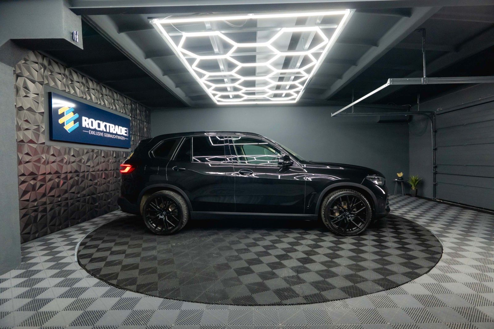 Fahrzeugabbildung BMW X5 xDrive 30d Sport Shadow | ACC | LED | Live CP