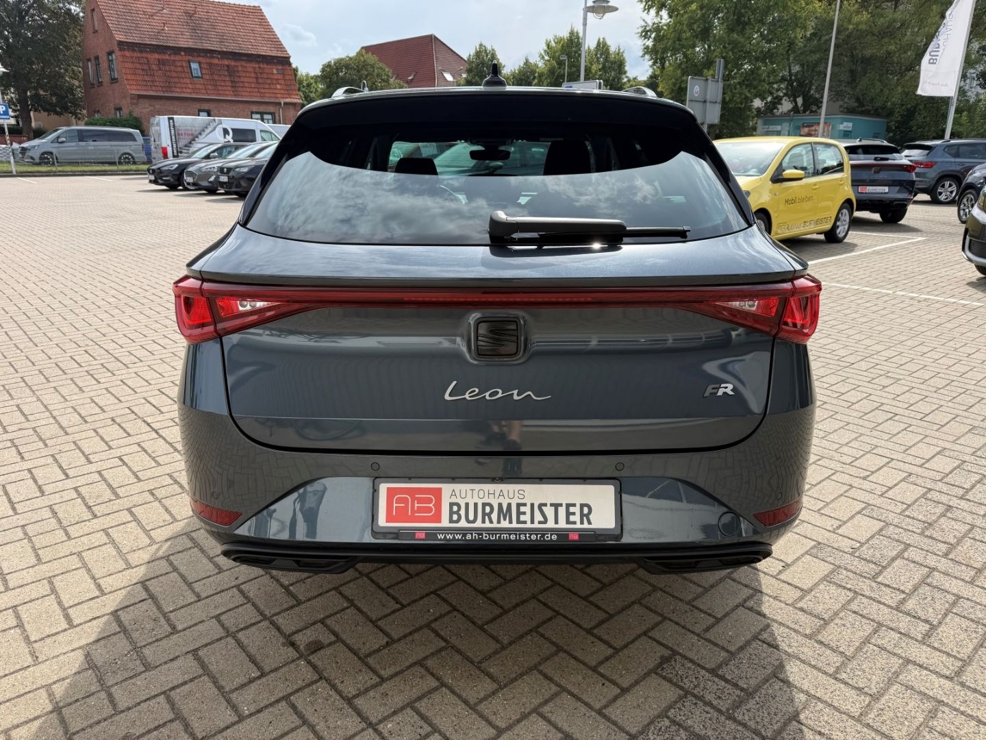 Fahrzeugabbildung SEAT Leon Sportstourer1.5eTSI FR  AHK LED Carplay Nav