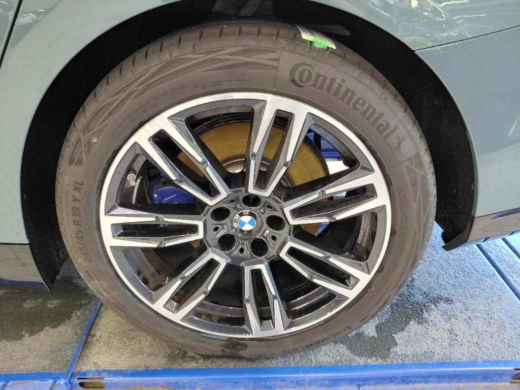 Fahrzeugabbildung BMW 520d xDrive Tour M Sport Pro Iconic Glow Stndhzg