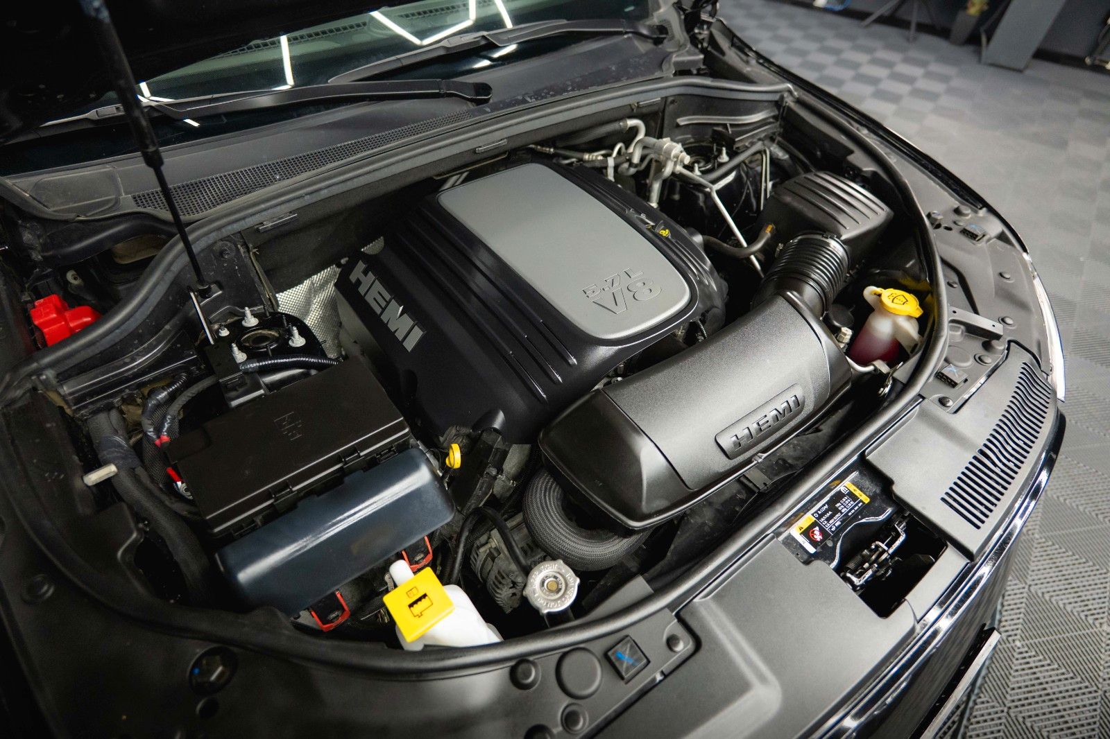 Fahrzeugabbildung Dodge Durango 5.7 V8 R/T 4x4 Night-Paket SRT TRACK PAK