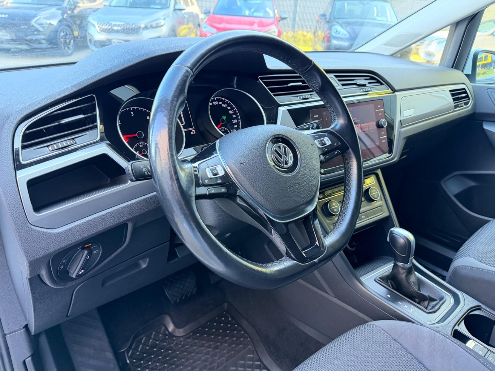 Volkswagen Touran Trendline/TEMPOMAT/SHZ/7 SITZER/AUTOMATIK