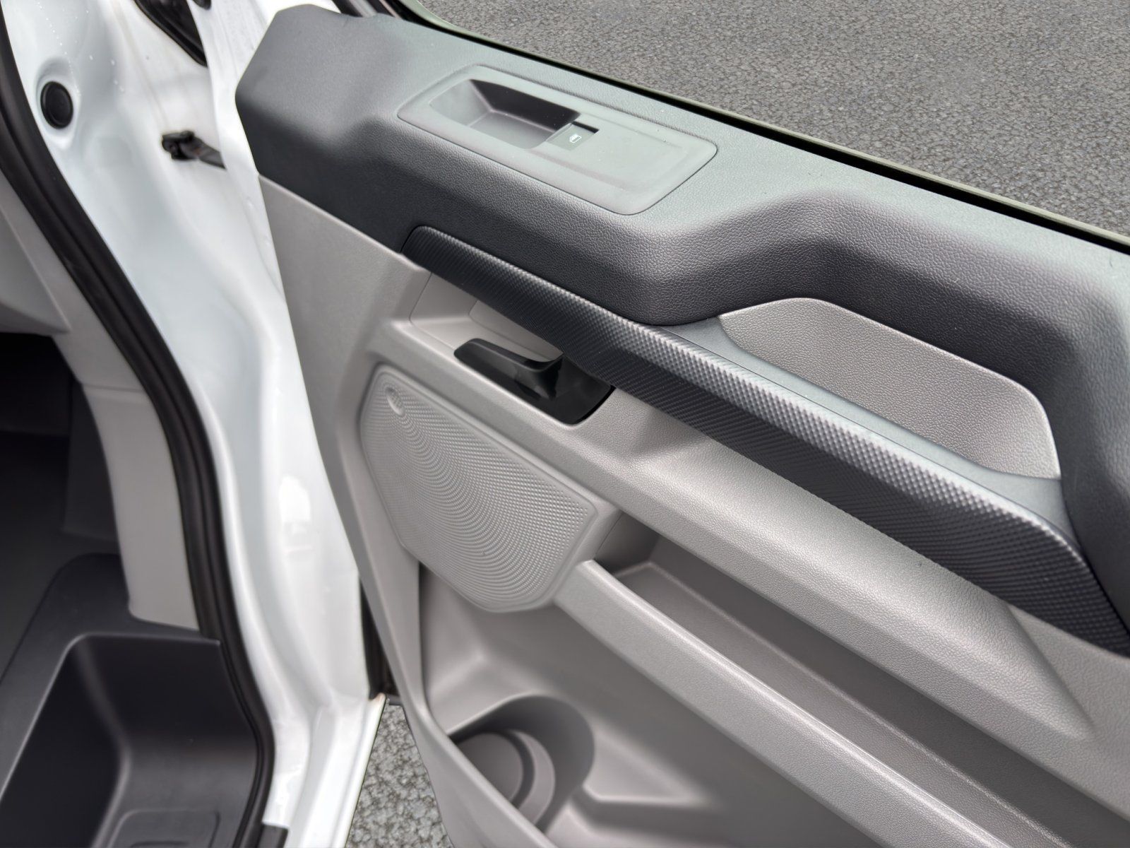 Fahrzeugabbildung Ford Transit Custom 320 L1 Trend FWD Plug-in Hybrid