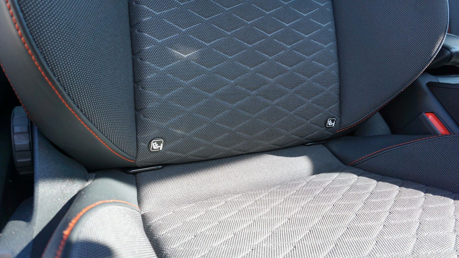 Fahrzeugabbildung SEAT Leon FR, SEAT Garantie, Navi, Sportfahrwerk, LED