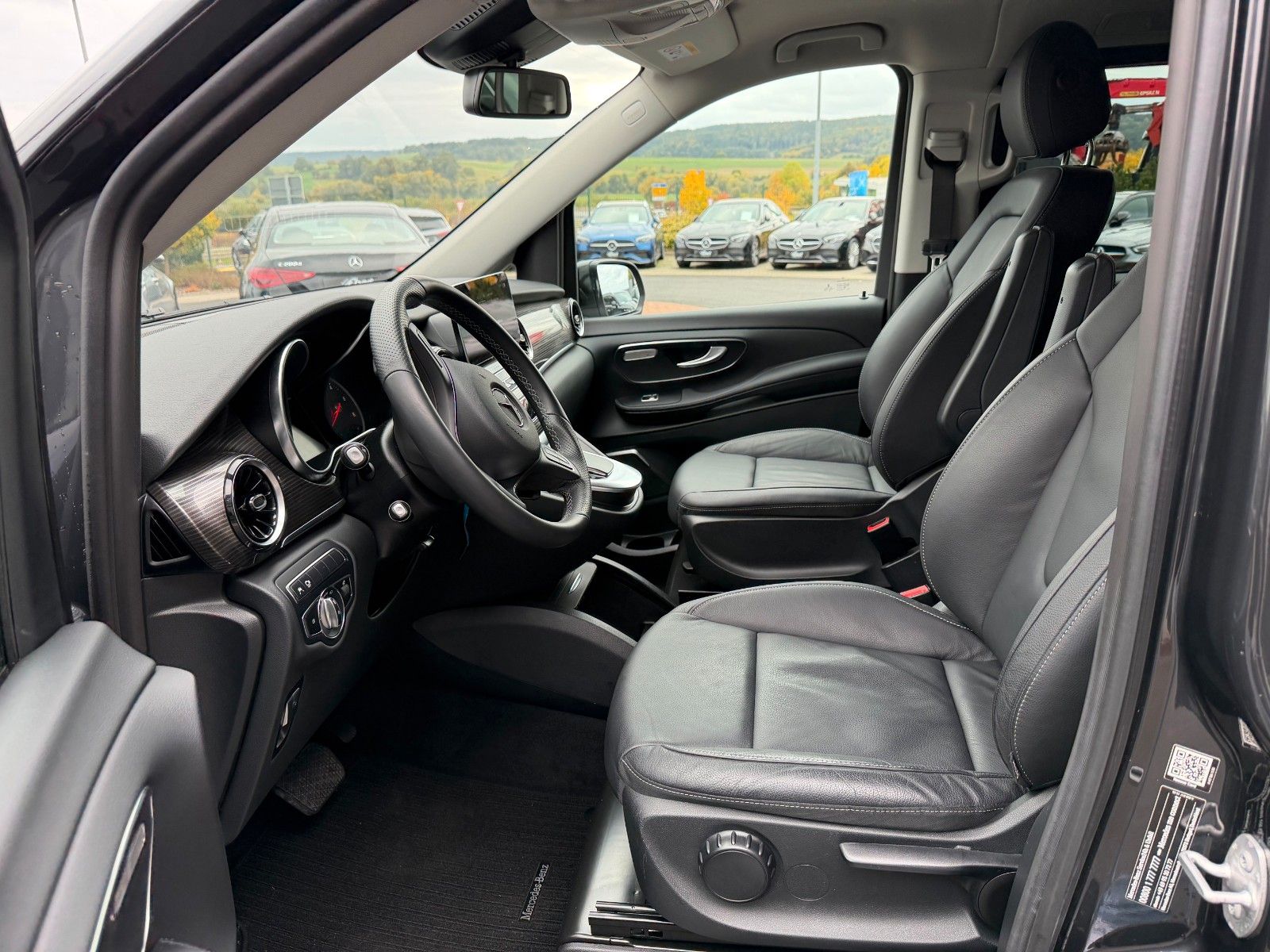 Fahrzeugabbildung Mercedes-Benz V 250 AVANTGARDE ED AHK Tisch 6Sitze