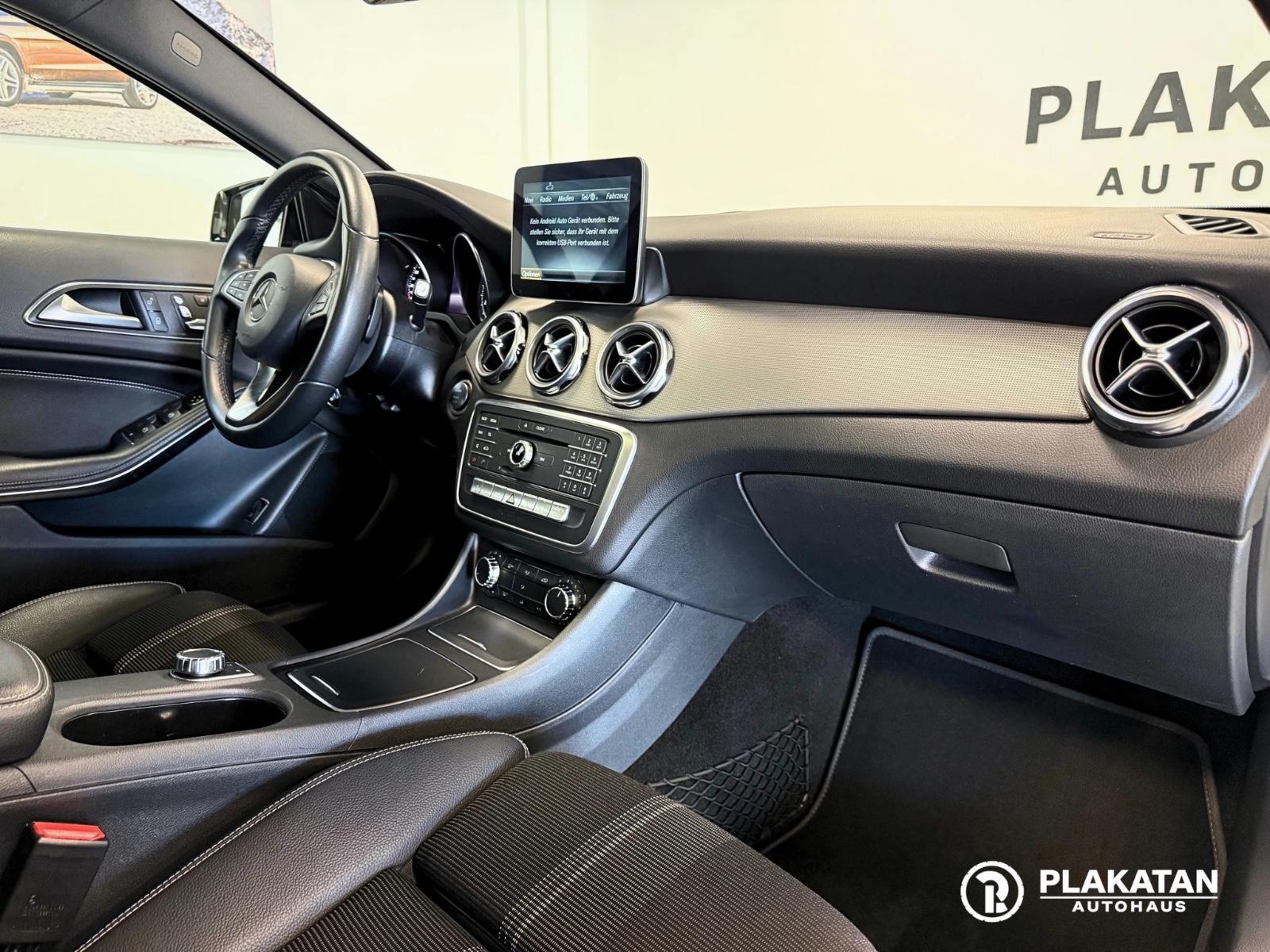 Mercedes-Benz GLA 200 AMG Night Packet Panorama Memory