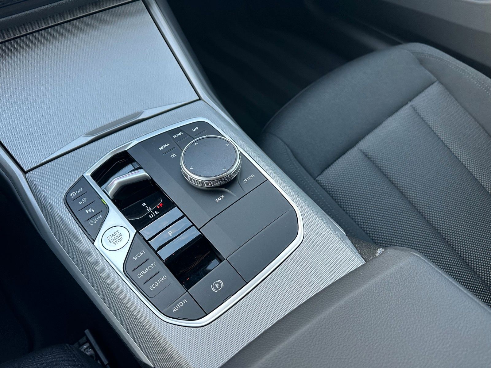 BMW 318 i*ADAPT. LED*360°*DAB* foto 11