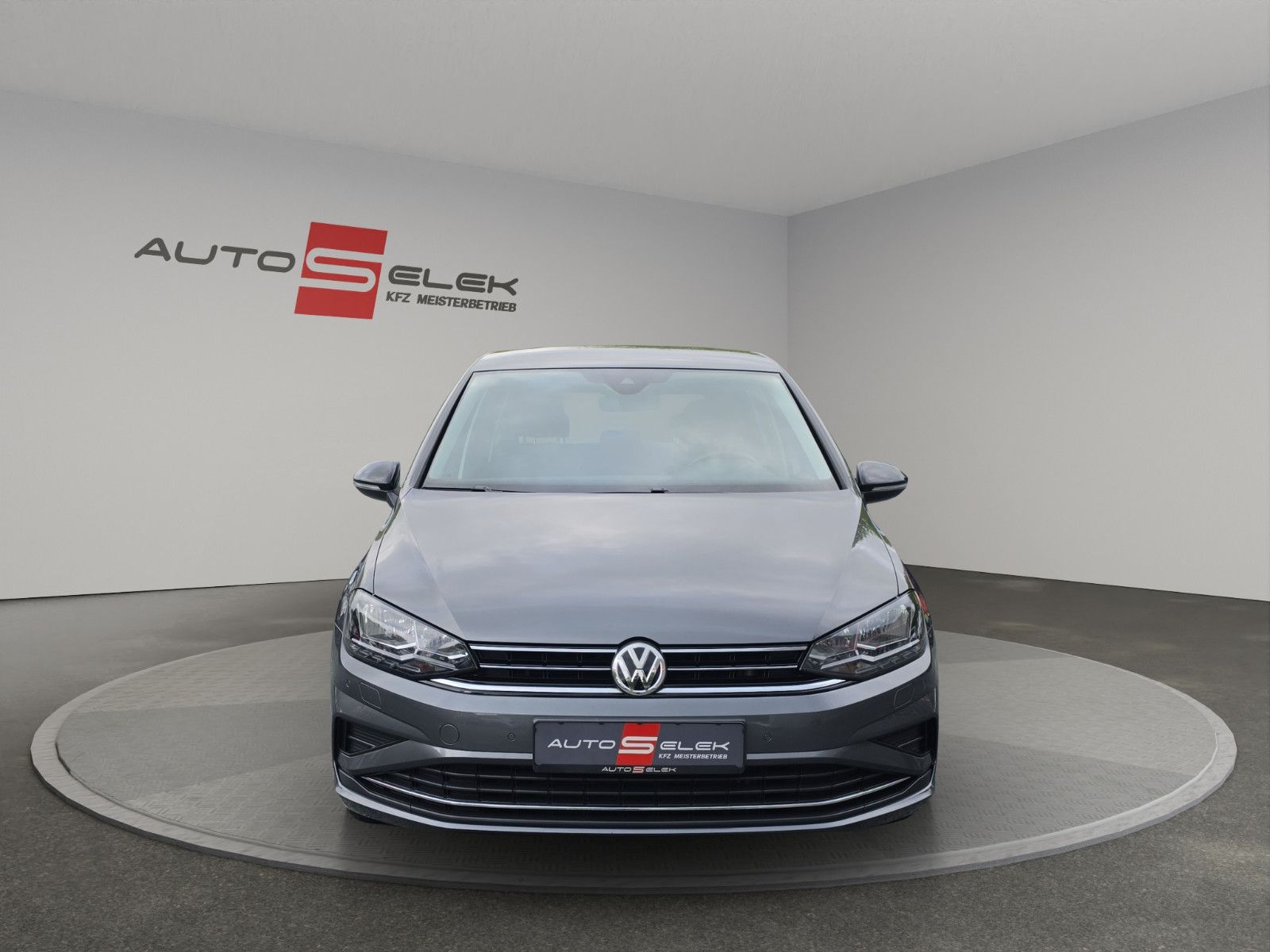 Fahrzeugabbildung Volkswagen Golf Sportsvan VII IQ.DRIVE AHK NAVI SHZ