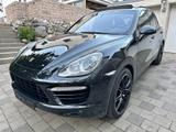 Porsche Cayenne Turbo 500PS - Porsche Cayenne aus 2011: Turbo