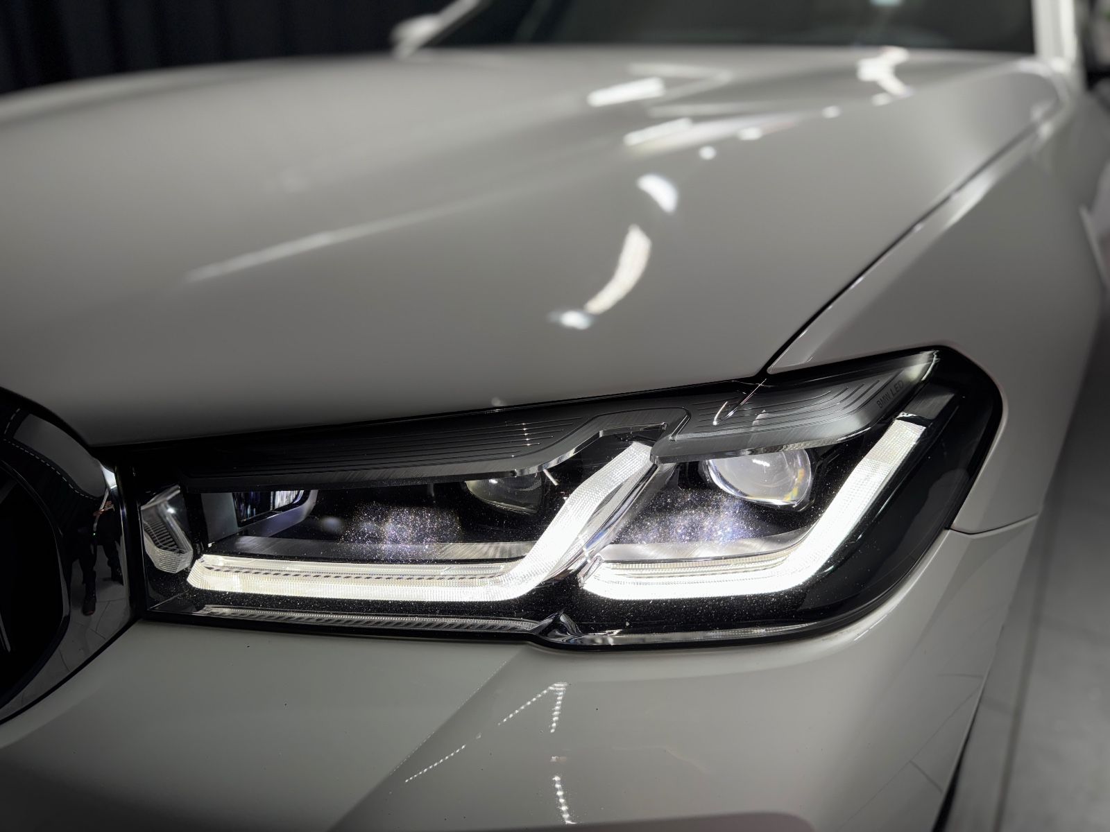 Fahrzeugabbildung BMW 520d xDrive M Sport|HEAD-UP|ACC|LASER|