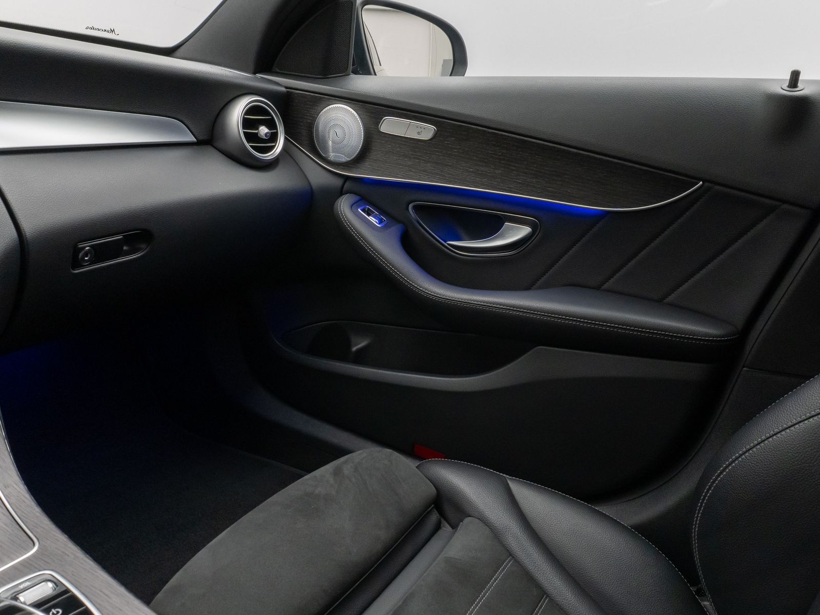 Fahrzeugabbildung Mercedes-Benz C 300d AMG Line 4Matic Kamera Burmester DAB