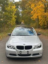 BMW 3er E90 325xi - 3.0L 6-Zylinder - Benzin - TOP - BMW 325: E90