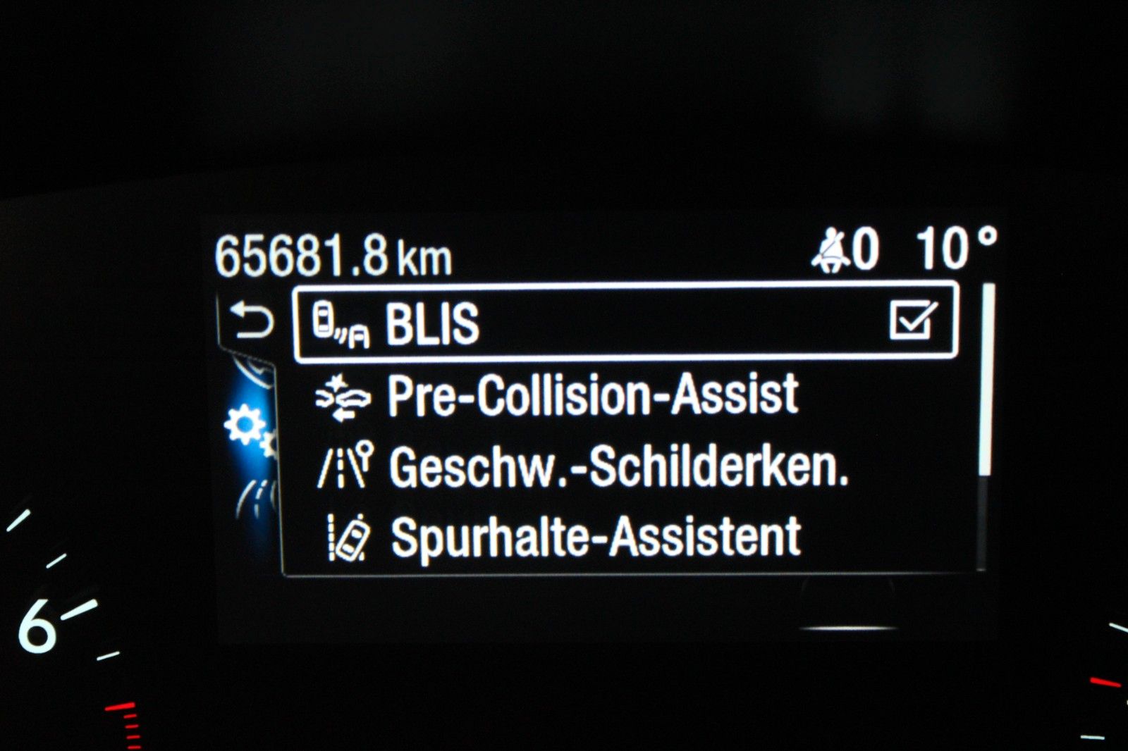 Fahrzeugabbildung Ford Focus Titanium Turnier LED NAVI CAM WinterPaket