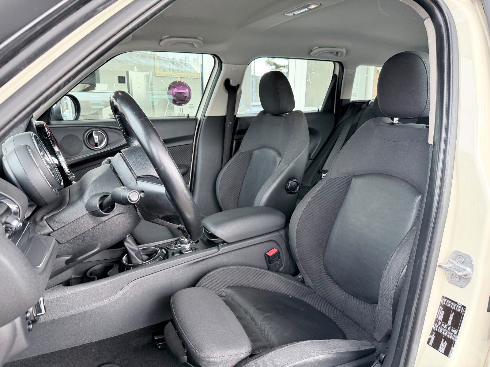 Fahrzeugabbildung MINI COOPER Clubman Autom. Navi/LED/Allwetter/PDC