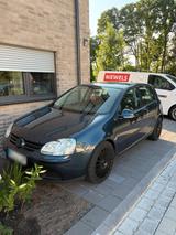 Volkswagen VW GOLF 5 1.9 TDI 105Ps - Volkswagen Golf mit Diesel-Antrieb: Limousine, Automatik, 1.9