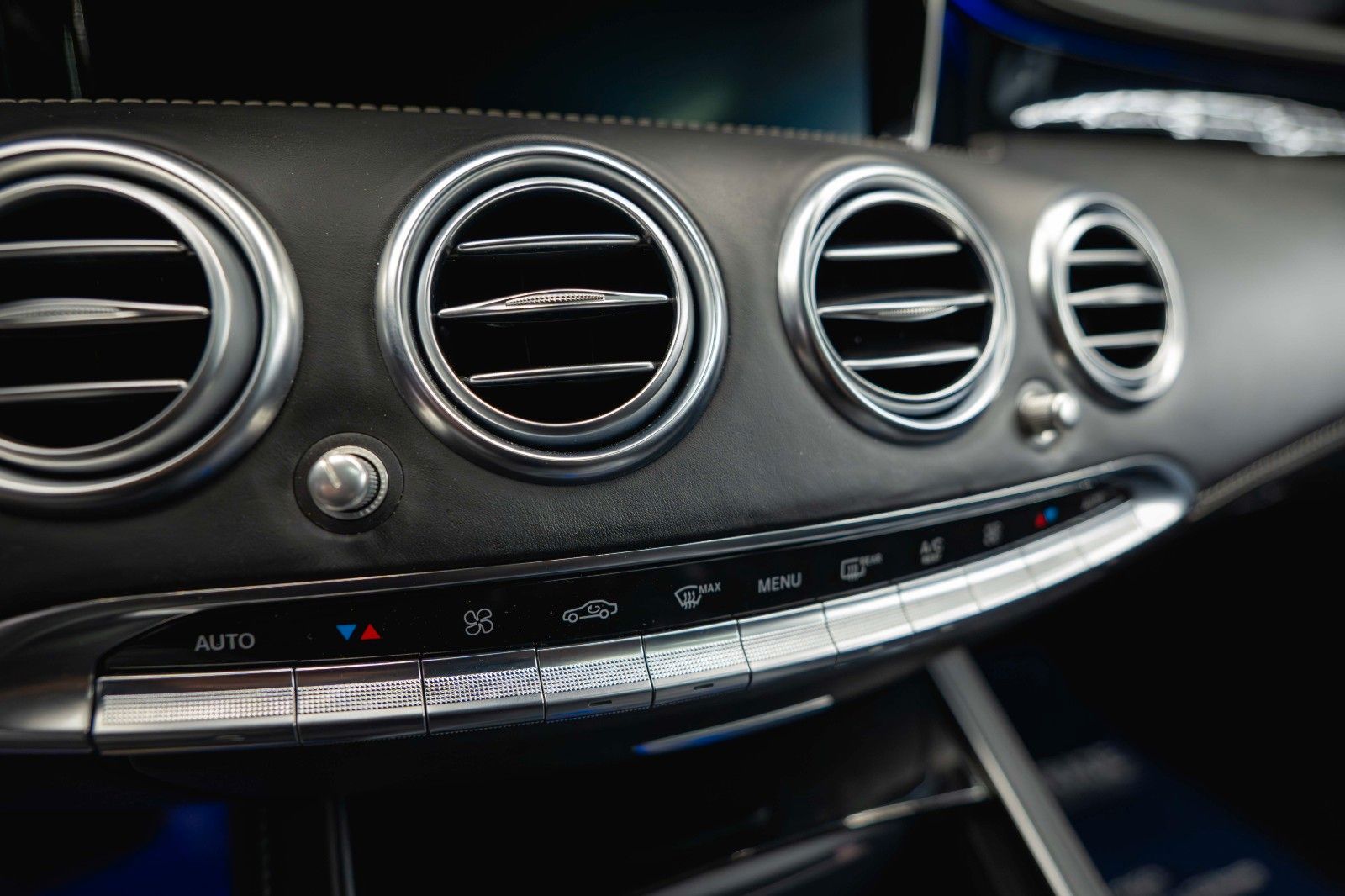 Fahrzeugabbildung Mercedes-Benz S 63 AMG 4Matic Night Edition Designo *ACC*Pano*