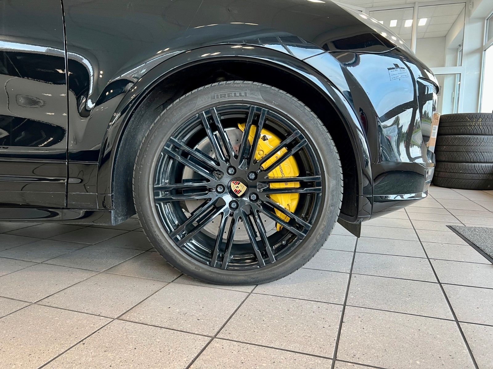 Fahrzeugabbildung Porsche Cayenne Turbo S SportDesign/Panorama/21Zoll