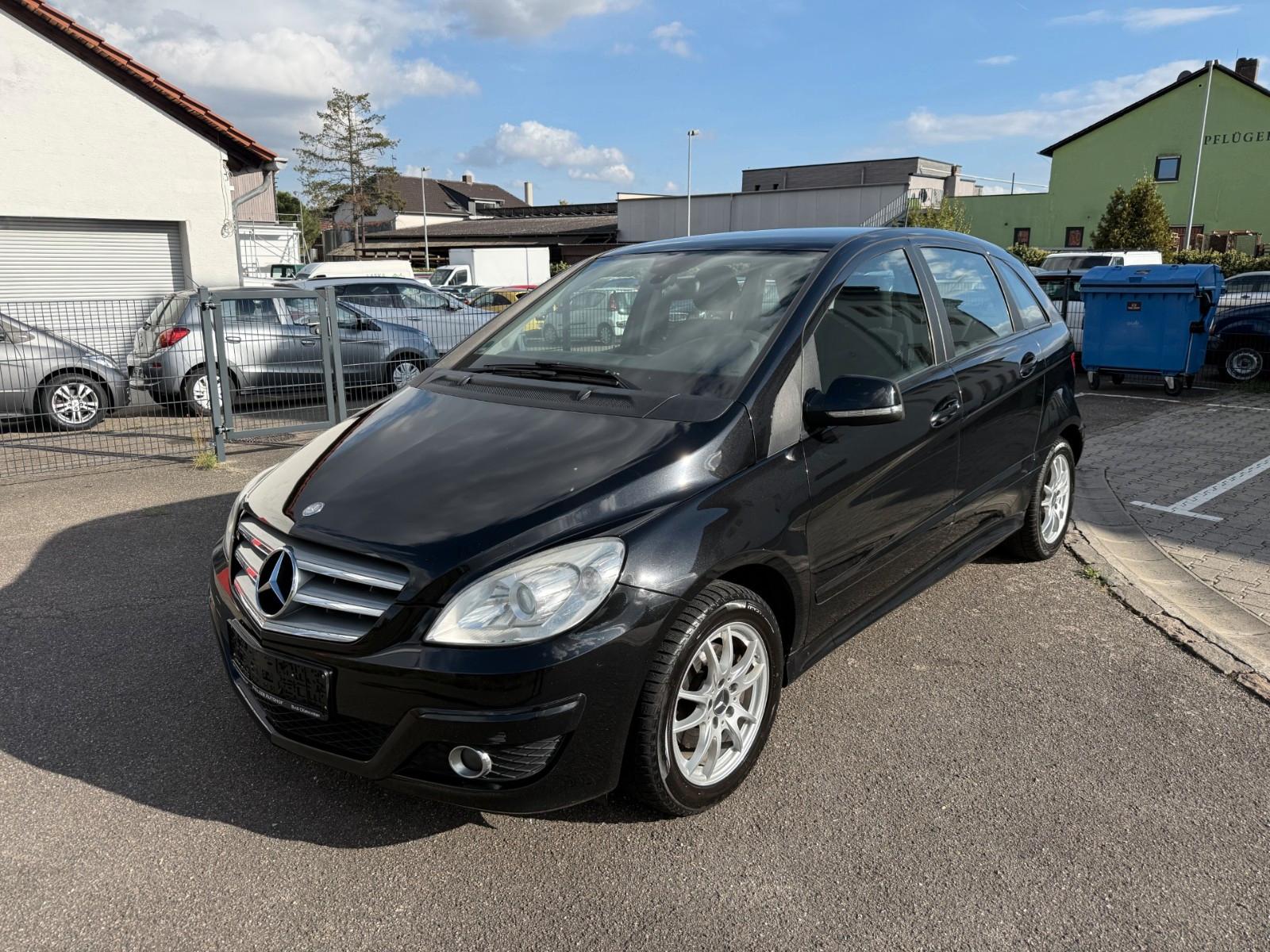 Mercedes-Benz B 180