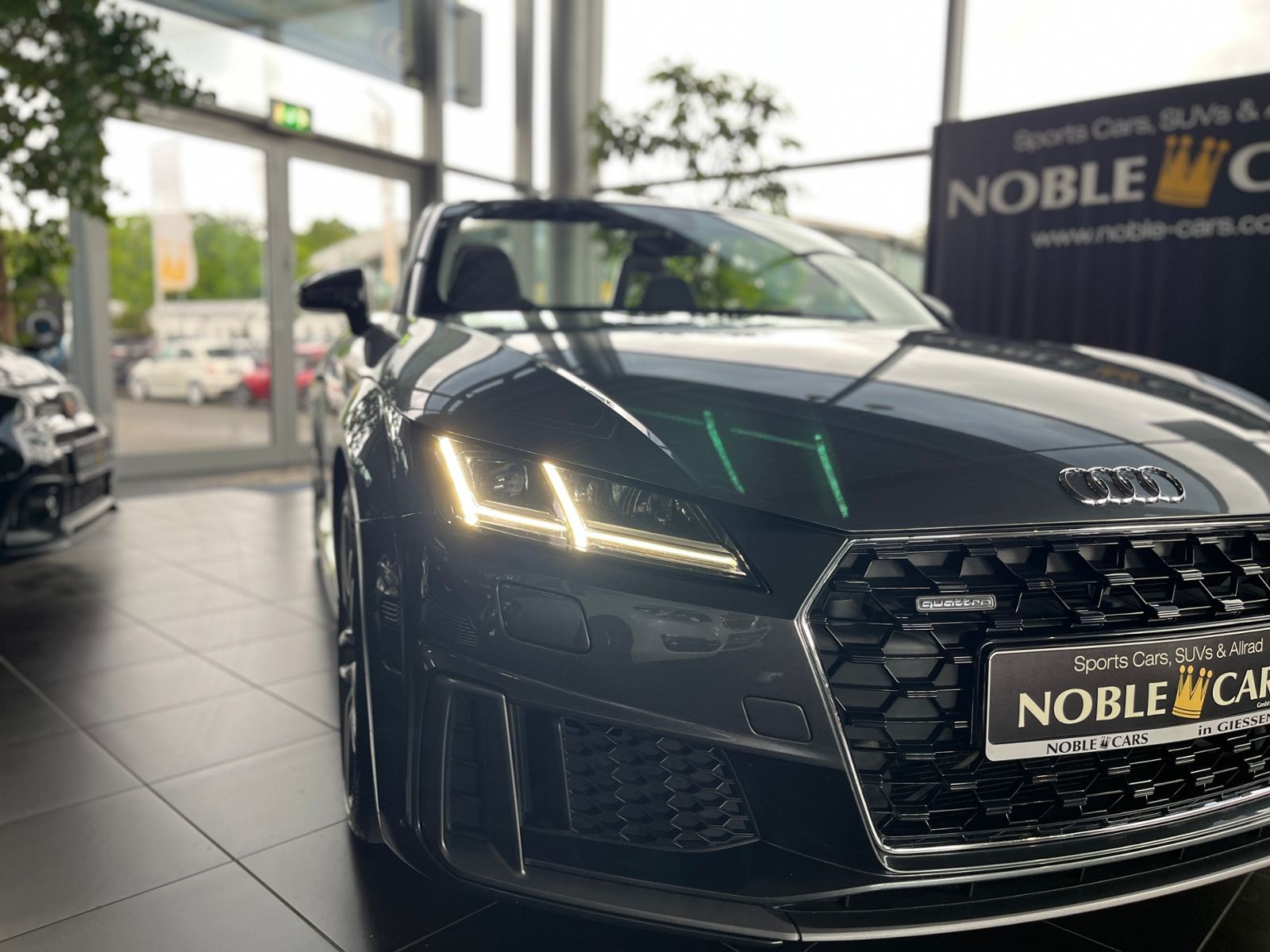 Fahrzeugabbildung Audi TT Roadster  45 TFSI quattro S line S tronic LED