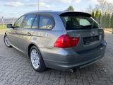 BMW 318i Touring-AUTOMATIK/XENON/NAVI/PANO/PDC/SHZ - gebrauchte BMW 3er Reihe aus dem Jahr 2011