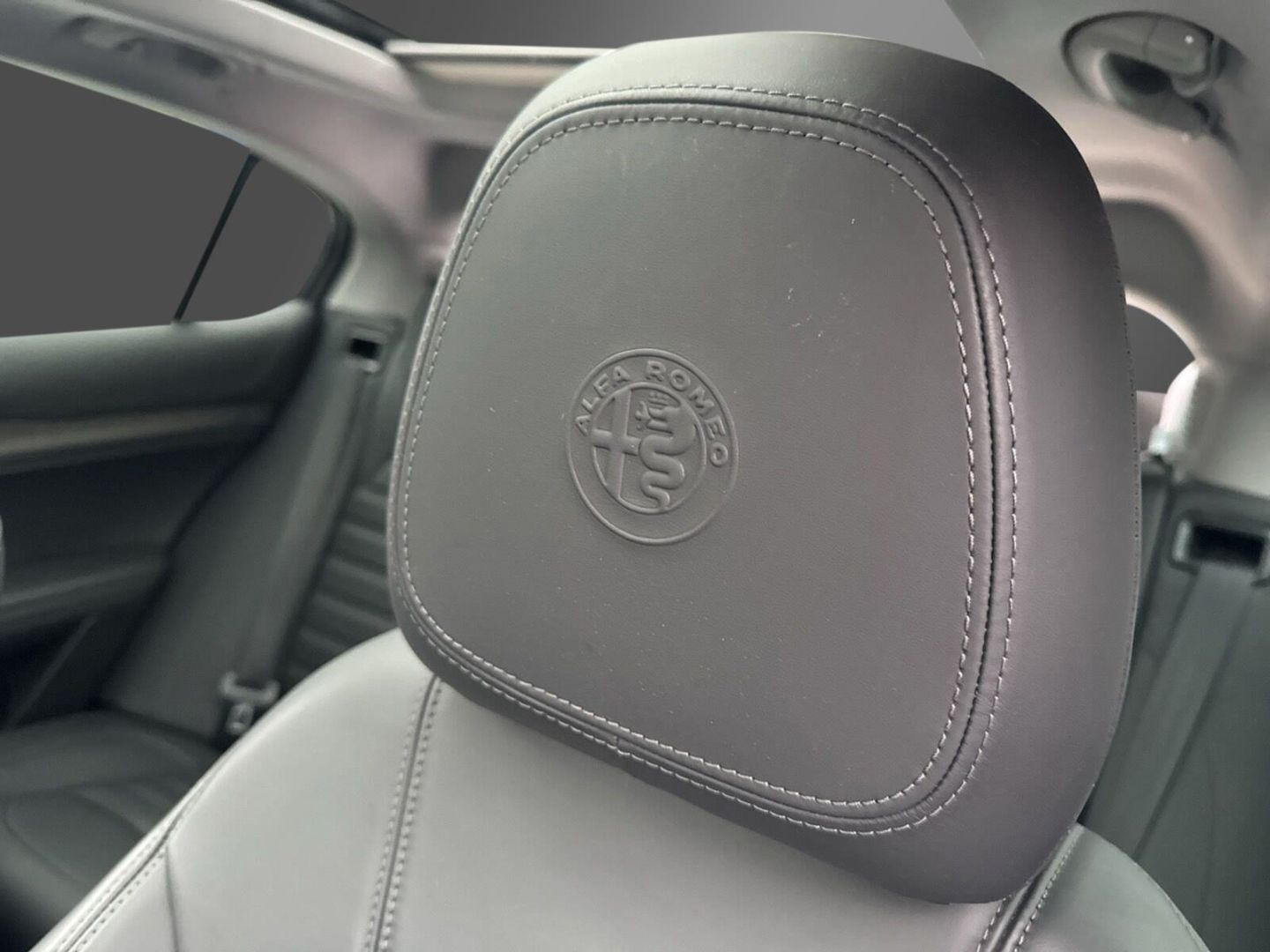 Fahrzeugabbildung Alfa Romeo Stelvio Super Q4 -Panoramadach-Xenon-AHK-