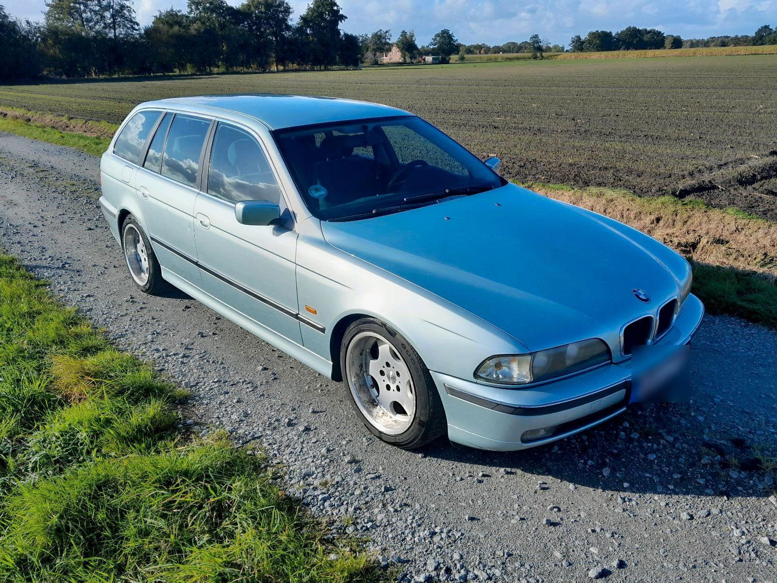 BMW 523