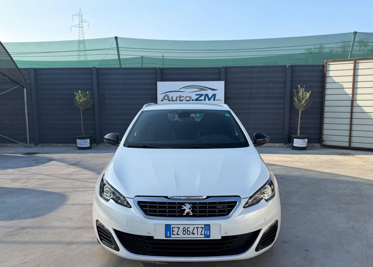 Peugeot 308 2015 — вигляд ззаду