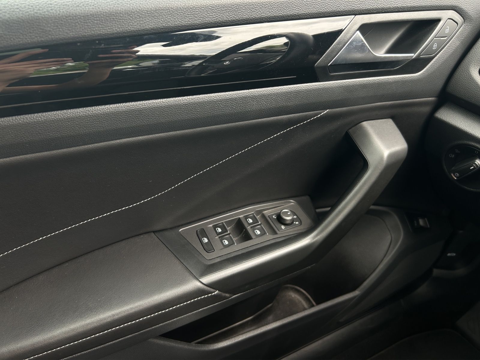 Fahrzeugabbildung Volkswagen T-Roc TDI Style DSG Matrix Navi ACC RFK Pano SHZ