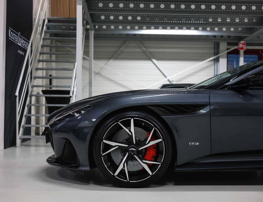 Aston Martin DBS