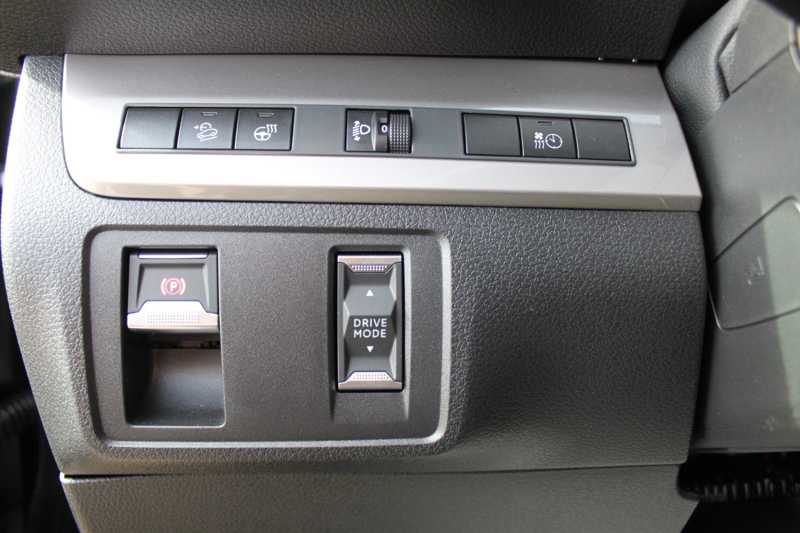 Fahrzeugabbildung Fiat Scudo XL Multicab Webasto/Full-LED 6-Sitzer