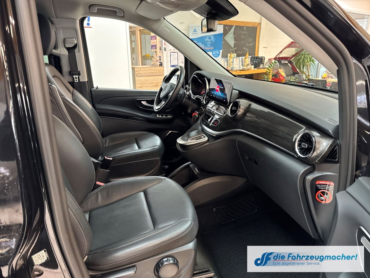 Fahrzeugabbildung Mercedes-Benz V 300 d EDITION extralang Sportpaket AHK-abnehmb