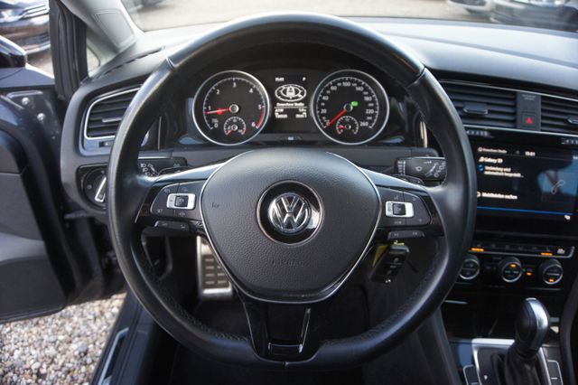 Fahrzeugabbildung Volkswagen Golf VII Var. 2.0 TDI DSG IQ.DRIVE AHK LED NAVI