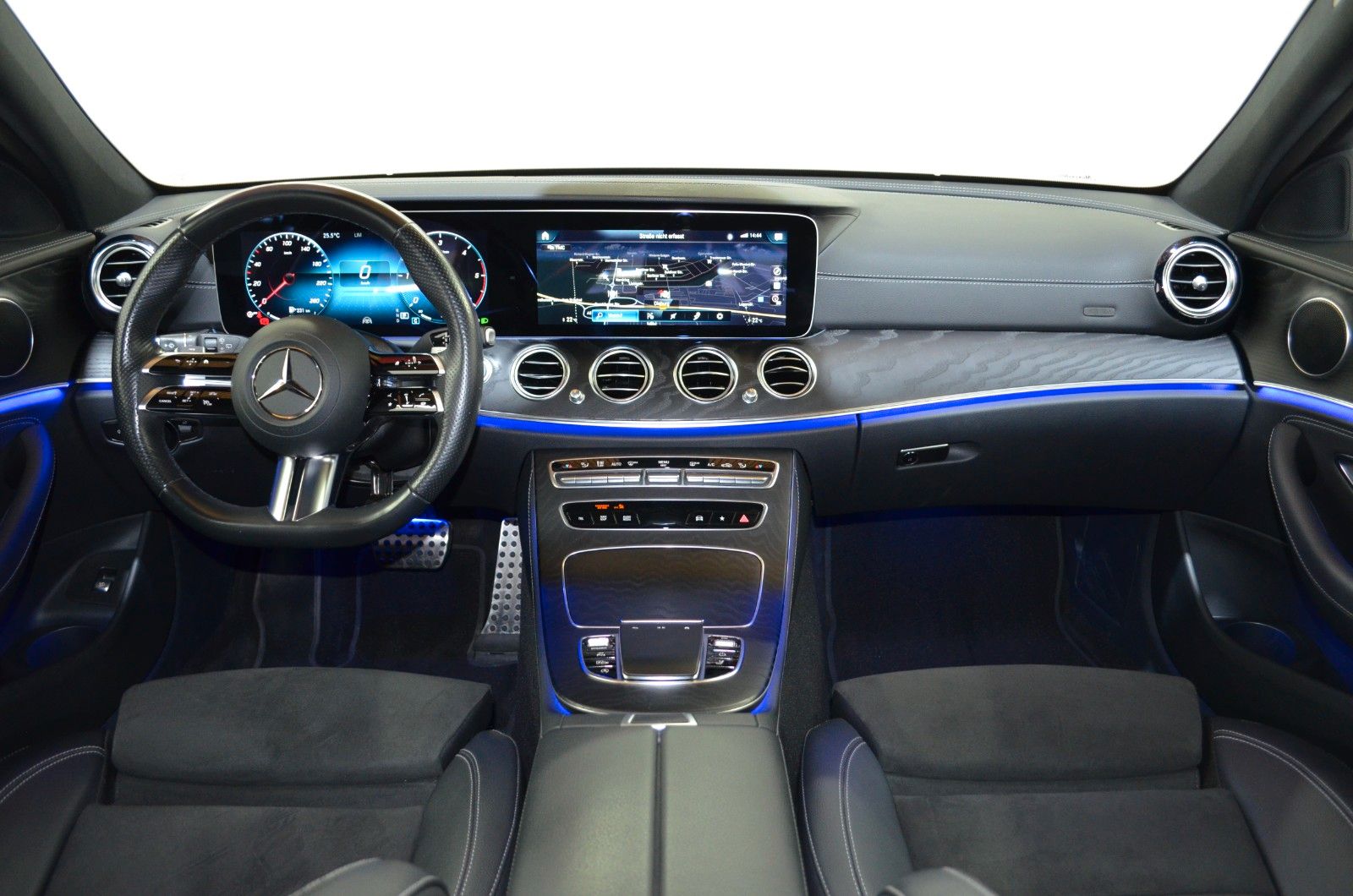 Mercedes-Benz E 400 D T 4M AMG-LINE"DISTR+"360"AHK"R-VIDEO"HUP foto 7