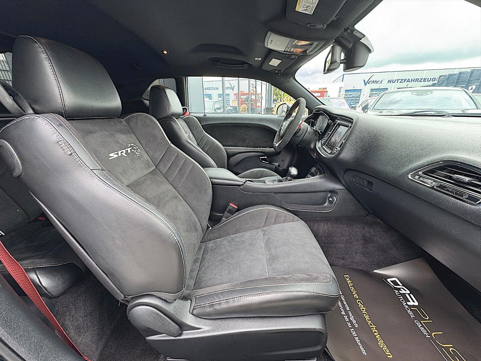 Fahrzeugabbildung Dodge Challenger 6.2 V8 SRT HELLCAT BLACK EDITION H&K