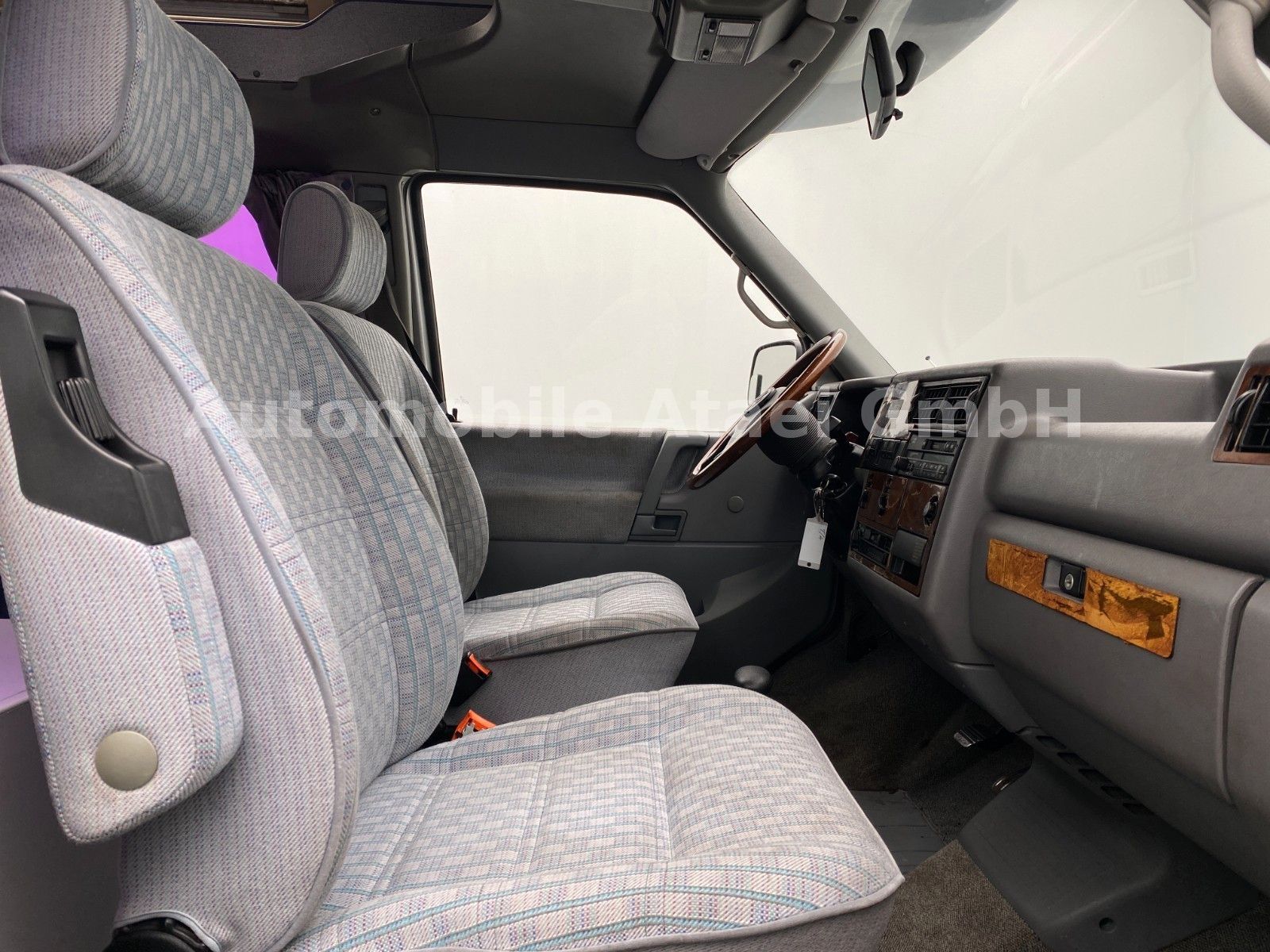 Fahrzeugabbildung Volkswagen T4 *California* Benzin Automatik KÜCHE (1687)