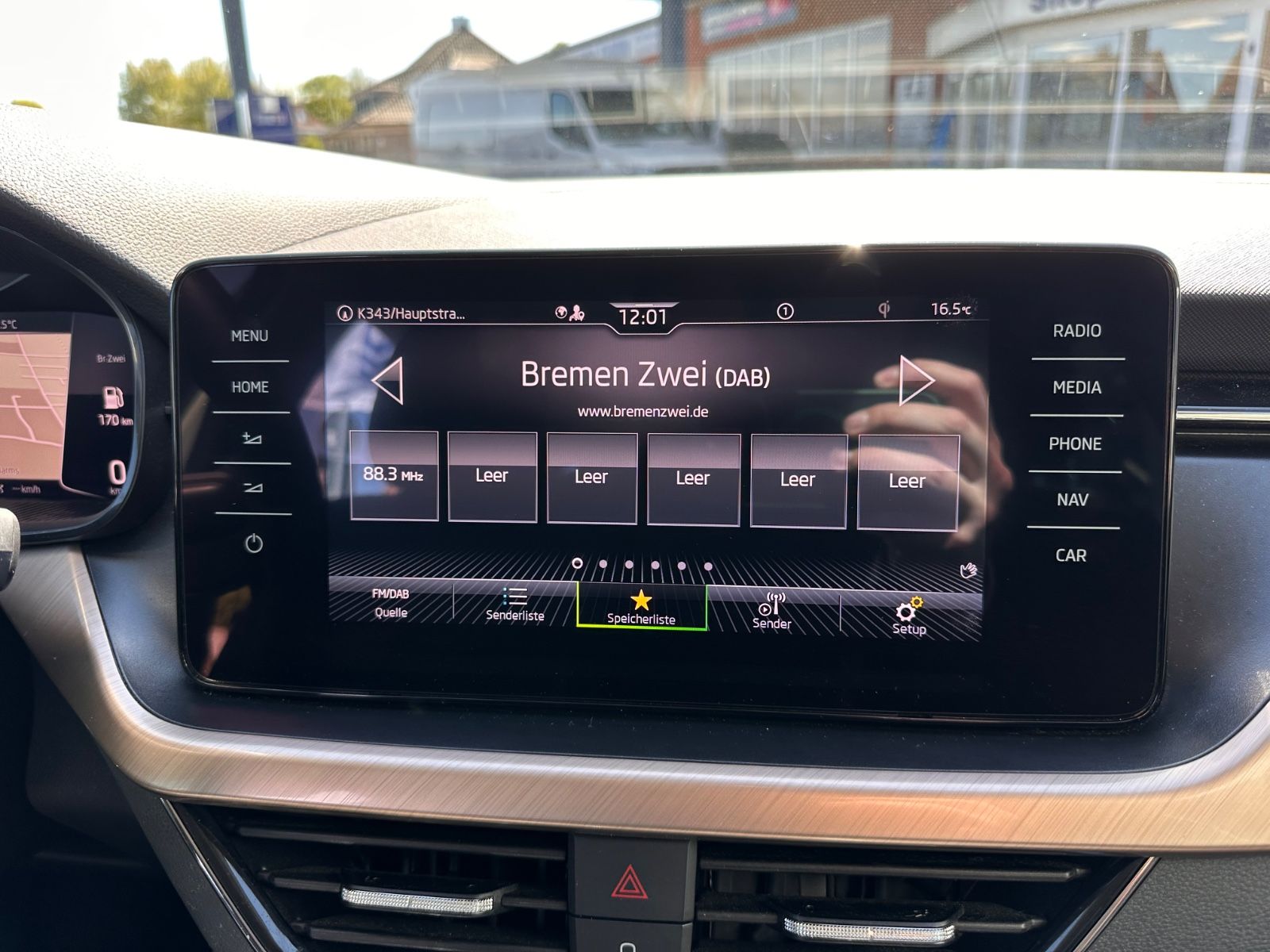Fahrzeugabbildung SKODA Kamiq 1.5 TSI DSG Style AHK/ACC/LED/Navi/Kessy