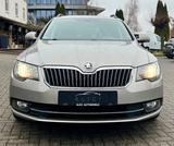 Skoda Superb Combi Ambition - Skoda Superb aus 2014 mit Benzin-Antrieb: Kombi